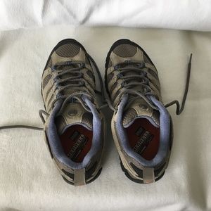Women’s MERRELL Moab Hiking Shoe, Size 7.5